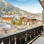 Chalet-apartment Mit Balkon & Gratis Parkplatz *
