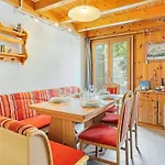 Chalet-apartment Mit Balkon & Gratis Parkplatz レンク