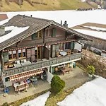 Chalet-apartment Mit Balkon & Gratis Parkplatz アパート
