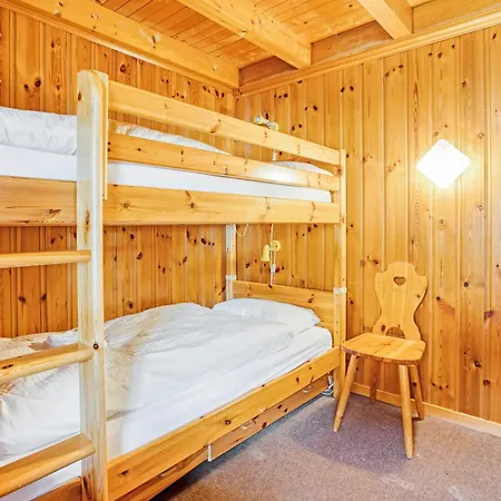 Chalet-apartment Mit Balkon & Gratis Parkplatz דירה *