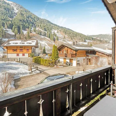 Chalet-apartment Mit Balkon & Gratis Parkplatz *