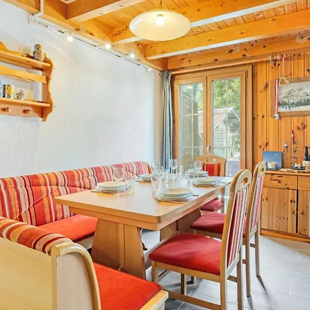 Chalet-apartment Mit Balkon & Gratis Parkplatz レンク