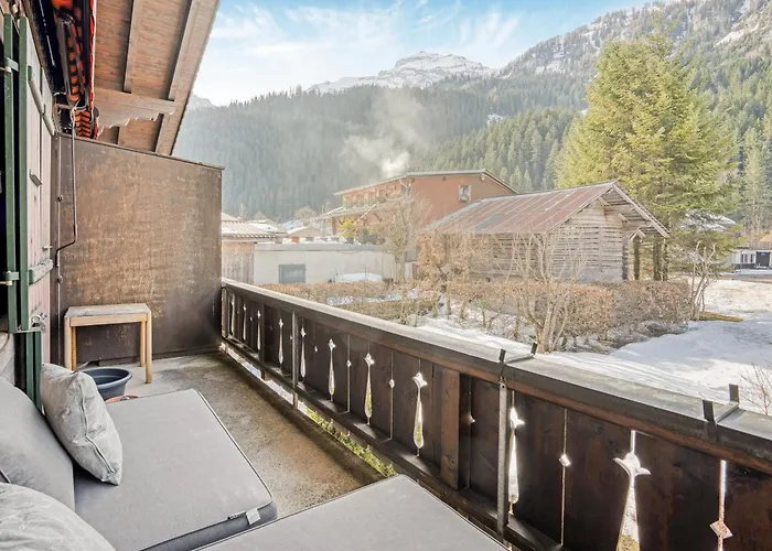 Chalet-apartment Mit Balkon & Gratis Parkplatz *