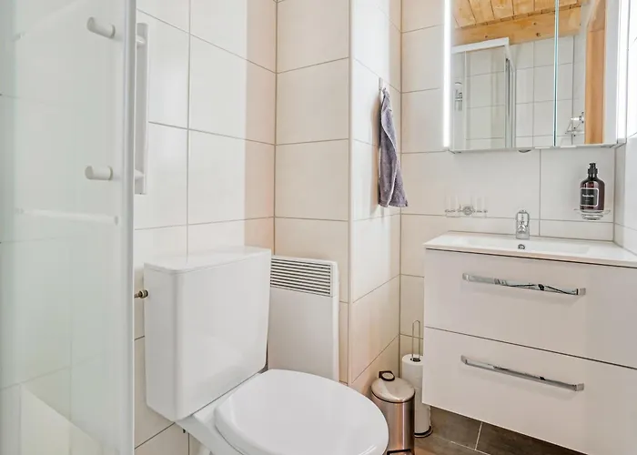 Chalet-apartment Mit Balkon & Gratis Parkplatz דירה לנק